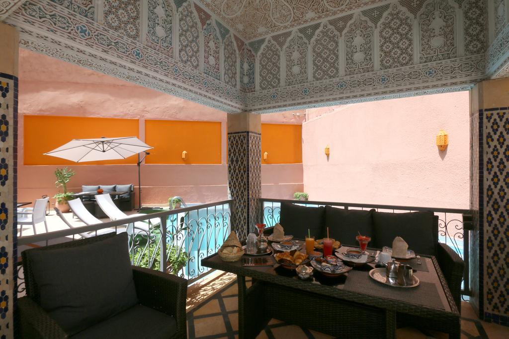 Hotel Tafoukt マラケシュ エクステリア 写真