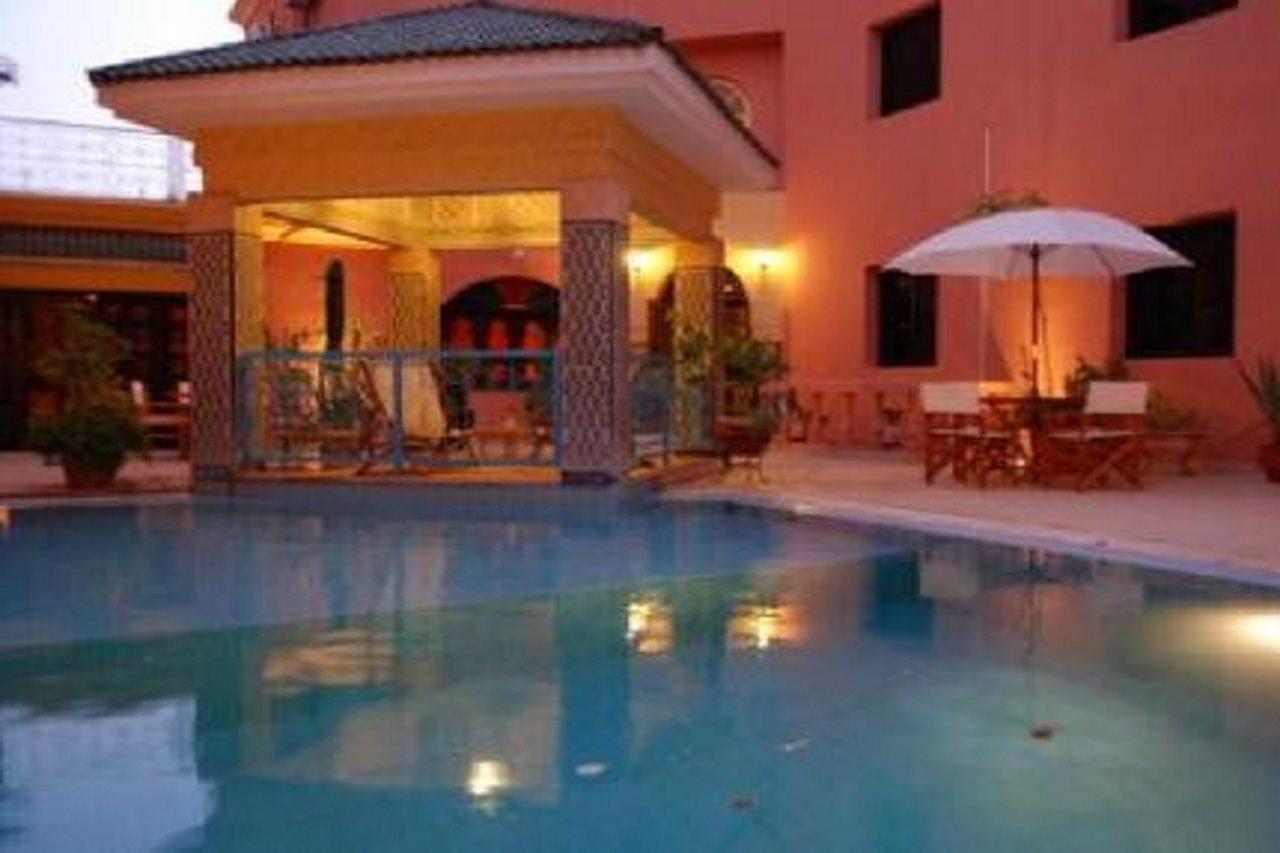 Hotel Tafoukt マラケシュ エクステリア 写真