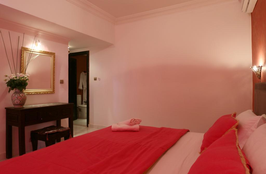 Hotel Tafoukt マラケシュ エクステリア 写真