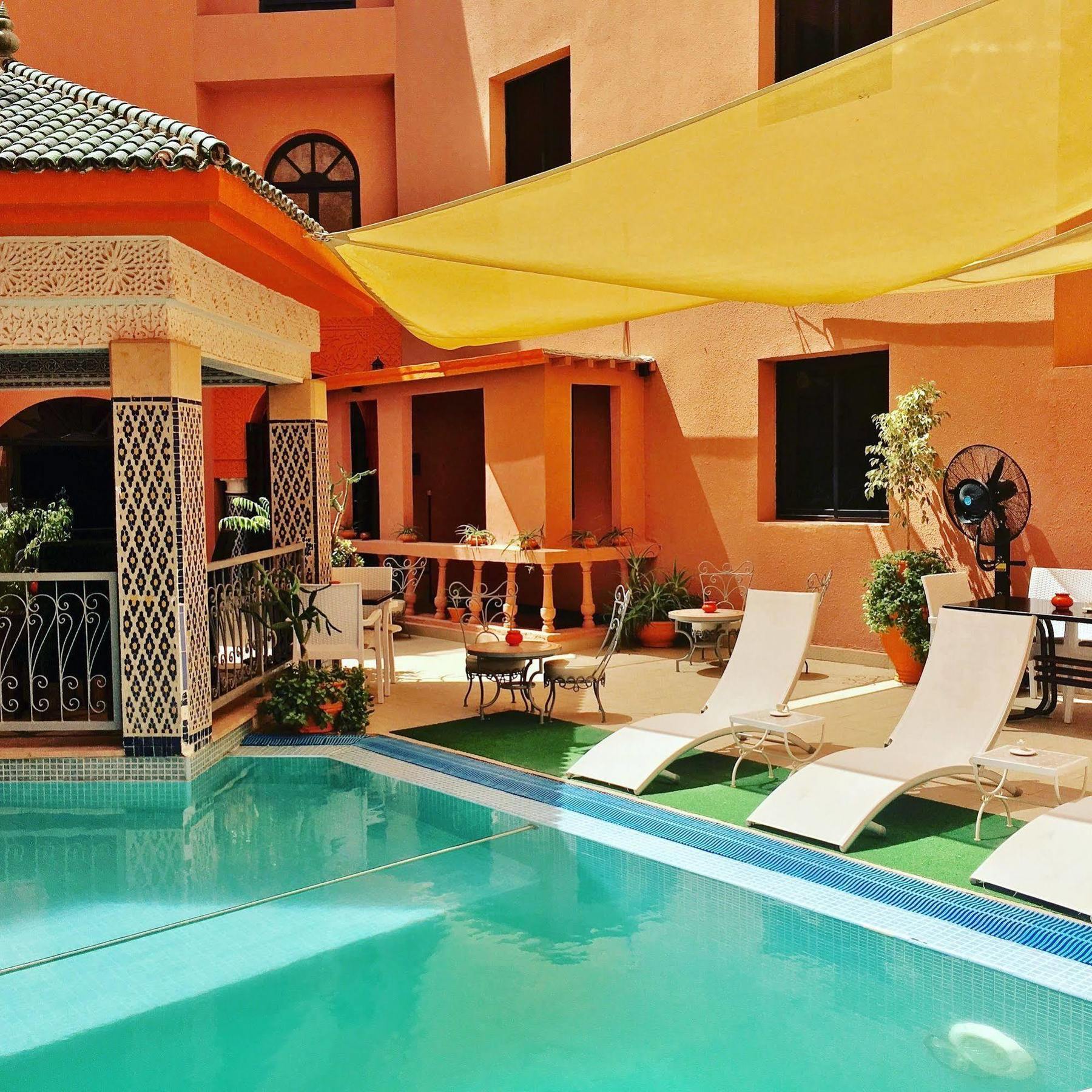 Hotel Tafoukt マラケシュ エクステリア 写真